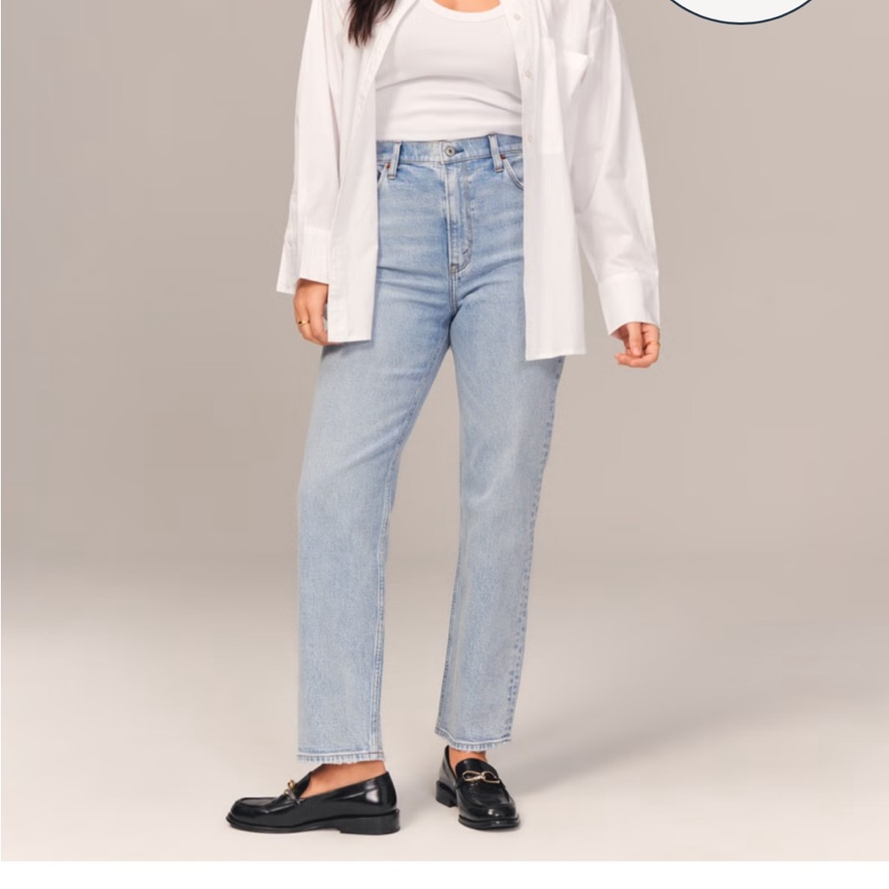 Abercrombie - Curve Love Ultra High Rise Ankle Straight Jean